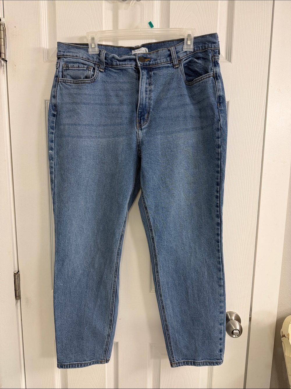 Cello Women's Straight Leg Jeans in Light Blue Wash